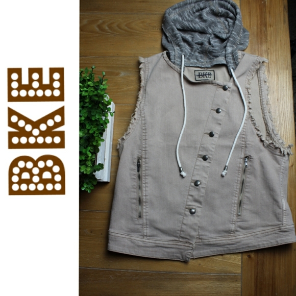 BKE Jackets & Blazers - NWOT BKE Button Detachable Hood Vest